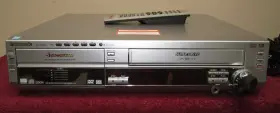 Sa-ht820v Panasonic 5 Disc Dvd/cd Changer/ Vcr Combo With Remote Tested And Working
