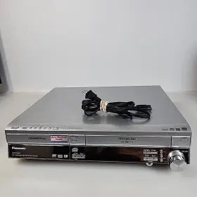 Sa-ht833v Panasonic Vcr / Dvd Combo With 5 Disc Changer- No Remote -tested