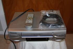Panasonic V45523s 4-head Omnivision Vhs Vcr Tested Working With Remote Control X Cable