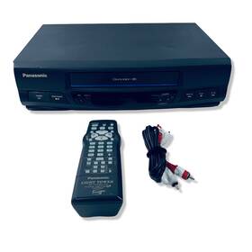 Panasonic Vhq-v200 Omnivision Vcr Vhs Player With Remote Control And Av Cord Tested
