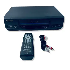 Vhq-v200 Panasonic Omnivision Vcr Vhs Player With Remote Control And Av Cord Tested