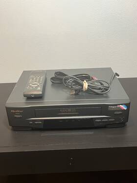 Panasonic Vhq640 Vcr Vhs Quasar T 4 Head Player Remote And Cables