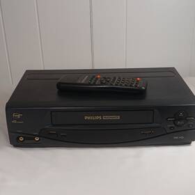 Philips Magnavox Vr2242at21 Vhs Hq 4-head Video Cassette Recorder Vcr With Remote