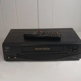 Vr2242at21 Philips Magnavox Vhs Hq 4-head Video Cassette Recorder Vcr With Remote Vr2242at21 Philips Magnavox Vhs Hq 4-head Video Cassette Recorder Vcr With Remote