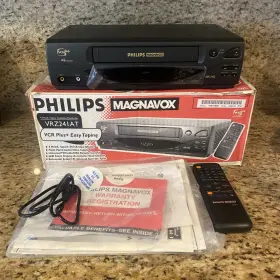 Vrz241at Philips Magnavox Nos Vcr Vhs Tape Player Recorder With Remote In Box