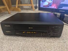 Philips Vct425at02 Video Player Vhs Vcr -works- Remote Included