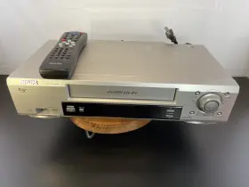 Vr674cat21 Philips Vr647cat21 Hi-fi Stereo 4-head Vcr Vhs Recorder Player W Remote Tested