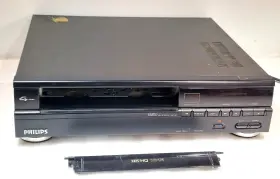 Vr6595at02 Philips Phillips Video Cassette Recorder Vcr Vhs For Parts Turns On