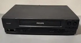 Vrb413at21 Philips Vhs 4 Head Vcr - No Remote Parts Only Stage Prop