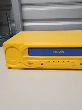 Vrkd11y21 Philips Vintage Yellow And Blue Vcr Player For Parts Vrkd11y21 Philips Vintage Yellow And Blue Vcr Player For Parts