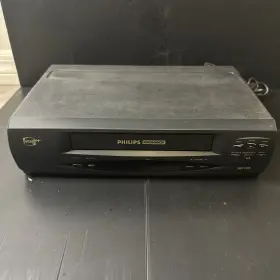 Vrx222at23 Philips Magnavox 4 Head Hi-fi Vcr Plus Model Vrx222at23. Eats Tape. Not Working