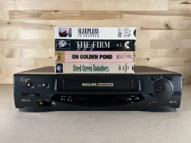 Vrz144at Philips Magnavox Hq Vcr Player Tested 4 Movie Vhs Lot