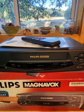 Vrz242at Philips Magnavox 4 Head Vcr/recorder With Remote Original Box And Manual