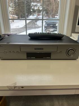 Proscan Psvr75 Vhs Tape Video Cassette Vcr Recorder Player Plus Black With Remote