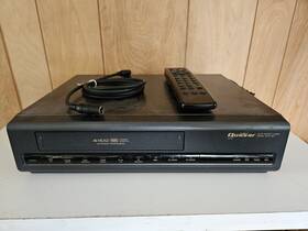 Quasar Vh420 4 Head Vcr Vhs Recorder Player Model With Remote