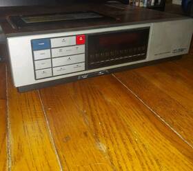 Quasar Vh5031ww Vcr Parts Only Sold As Is Read