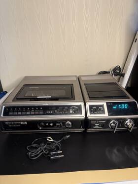 Quasar Vh5200rq Vcr Video Cassette Recorder And Va510rq - Turns On Untested