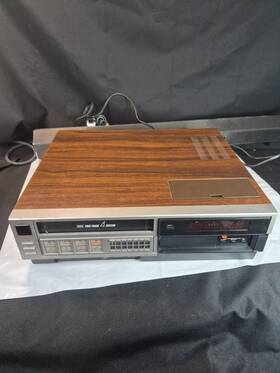 Quasar Vh5235ww Vintage Model Vcr Turns No More Further Testing