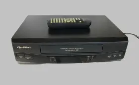 Vhq-451 Quasar Omnivision Vcr 4 Head Stereo Vhs Video Cassette Player W Remote