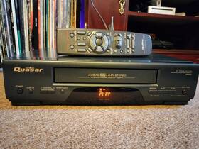 Quasar Vhq460 4 Head Hi-fi Stereo Vcr Recorder Vhs With Remote -made In Japan