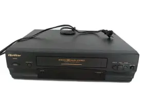 Vhq560 Quasar Vcr Vhs 4 Head Hifi Stereo For Parts Or Not Working Ejects Tapes