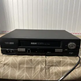 639hf Rca Vhs Vcr Model 639hf. Untested