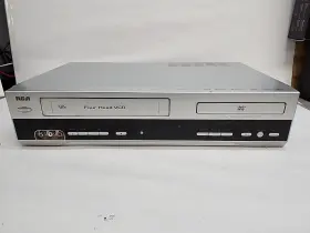 Drc6355n Rca Vcr Dvd Combo Player Silver Vhs Recorder - Works Bad Disc Tray