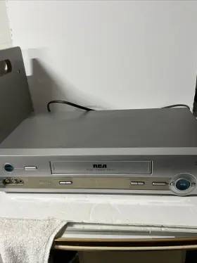 Vr712hf Rca Works 4-head Hi-fi Vcr Video Cassette Player - No Remote