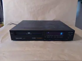 16-513 Realistic Vintage Vhs 25 Model Turns On But Stops Randomly It Ate A Tape