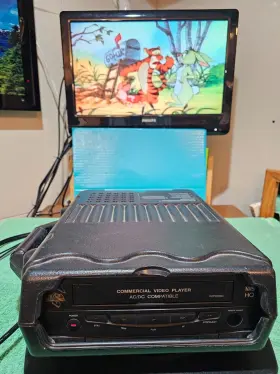 Vcp2025c Rgt Technologies Movie Walker Portable Vcr And Case - Blockbuster Vhs Rental Unit Tech