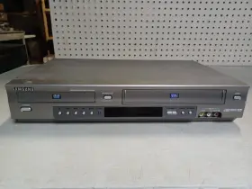 Dvd-v3650 Samsung Dvd Vcr Combo Player Vhs Cassette Tape Recorder Vtg - Tested