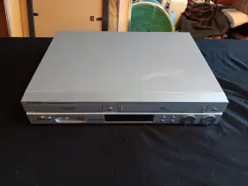 Dvd-vr320 Samsung Dvd-vr320/xet Vcr / Dvd Recorder Works Great Picture No Remote