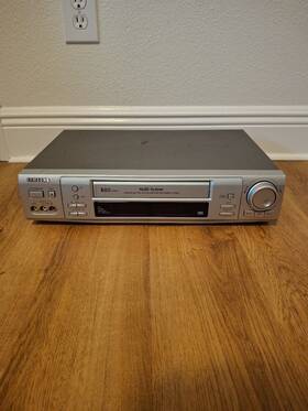 Samsung Sv-2000m Super Diamond Head Multi System Vcr Htf Not Working For Parts