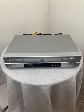 Samsung Vr8460 Vr8460a 4 Head Vcr Vhs Player And Recorder Tested Works With Cords No Remote