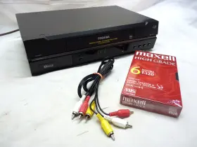 W422 Sansui Toshiba Vcr 4 Head With New Blank Tape And Av Cords Nice See Video Works Great