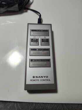 Sanyo 50330 Vintage 1980s Beta Vcr Recorder Player Remote