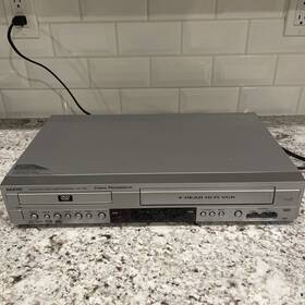 Sanyo E175216 Dvd Vcr Combo Player 4-head Hifi Vhs Recorder Dvw-7200 Tested No Remote