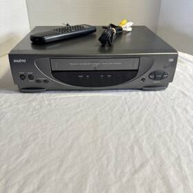 Sanyo E94000 Vhr-m107 4 Head Vcr Vhs Player With Remote And Av Cords Tested/working