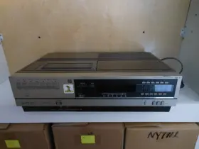 Vcr-4200 Sanyo Betamax Betacord Vcr 4200 Top-loading Recorder Player Not Working Parts Vcr-4200 Sanyo Betamax Betacord Vcr 4200 Top-loading Recorder Player Not Working Parts
