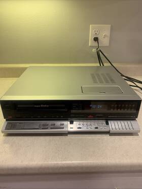 Sanyo Vcr4030 Beta Video Cassette Recorder 1985 - Powers On Untested With Tapes
