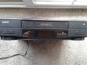 Sanyo Vhr-5211 Digital Auto Tracking Vcr