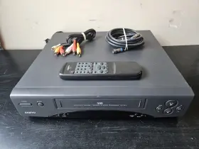 Vhr-5214 Sanyo Vhr 5214 Vhs Video Cassette Vcr Player With Remote Av Cords Tested