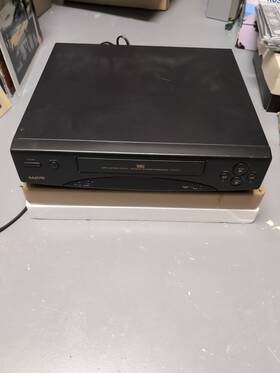 Sanyo Vhr-5216 Vhr 5216 4-head Vhs Video Cassette Vcr Player No Remote