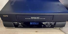 Sanyo Vhr-d9428 Vcr Vhs - Works No Remote Player Vintage Electroni