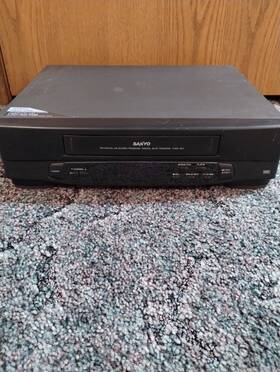 Sanyo Vwm-240 4-head Vcr Vhs Player Works Tested No Remote