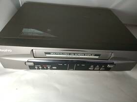 Sanyo Vwm-275 Silver Vcr Vhs Player Model No Remote Av Tested Working
