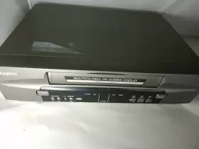Vwm-275 Sanyo Silver Vcr Vhs Player Model No Remote Av Tested Working Vwm-275 Sanyo Silver Vcr Vhs Player Model No Remote Av Tested Working