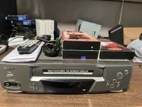 Vwm-280 Sanyo Vcr Video Cassette Recorder With New Remote Av Cables Free Movie