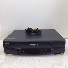 Sanyo Vwm-368 Vwm-365 4 Head Vcr No Power Cord Comes With Rca