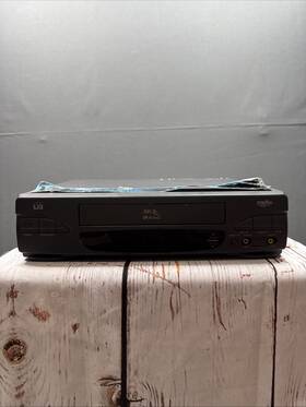 Sears 580.5514449 Lxi Series Vcr Vhs Model 580.55144490 No Remote Powers On